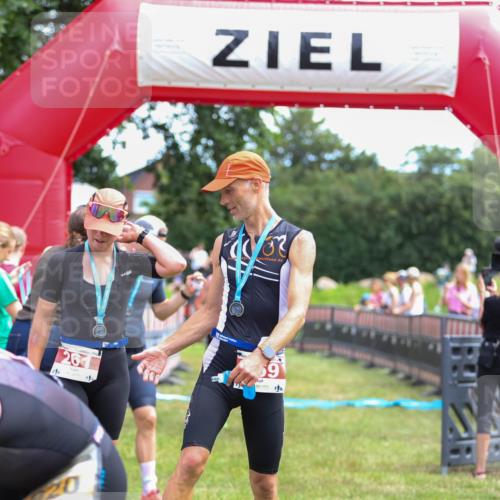 21.06.2026 - 29. Vierlanden-Triathlon Andreas Tolksdorf http://msf.ph/oto/9919537 21.06.2026 12:51:40 Ziel 665, 918, 946 meine-sportfotos.de