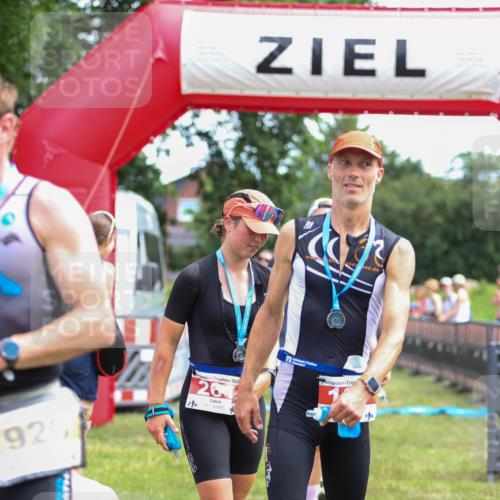 21.06.2026 - 29. Vierlanden-Triathlon Andreas Tolksdorf http://msf.ph/oto/9919541 21.06.2026 12:51:41 Ziel 665, 918, 921, 946 meine-sportfotos.de