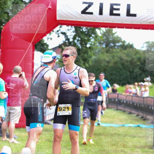 21.06.2026 - 29. Vierlanden-Triathlon Andreas Tolksdorf http://msf.ph/oto/9919542 21.06.2026 12:52:00 Ziel 677, 941, 954, 959, 981 meine-sportfotos.de