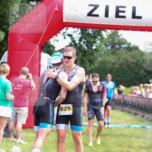 21.06.2026 - 29. Vierlanden-Triathlon Andreas Tolksdorf http://msf.ph/oto/9919547 21.06.2026 12:52:00 Ziel 677, 941, 954, 959, 981 meine-sportfotos.de