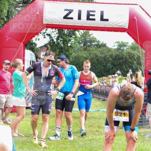21.06.2026 - 29. Vierlanden-Triathlon Andreas Tolksdorf http://msf.ph/oto/9919567 21.06.2026 12:52:06 Ziel 923, 954, 959, 963, 981 meine-sportfotos.de