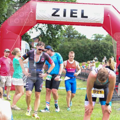 21.06.2026 - 29. Vierlanden-Triathlon Andreas Tolksdorf http://msf.ph/oto/9919569 21.06.2026 12:52:06 Ziel 923, 954, 959, 963, 981 meine-sportfotos.de