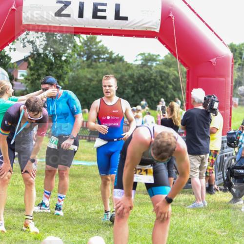 21.06.2026 - 29. Vierlanden-Triathlon Andreas Tolksdorf http://msf.ph/oto/9919573 21.06.2026 12:52:07 Ziel 923, 954, 959, 963, 981 meine-sportfotos.de