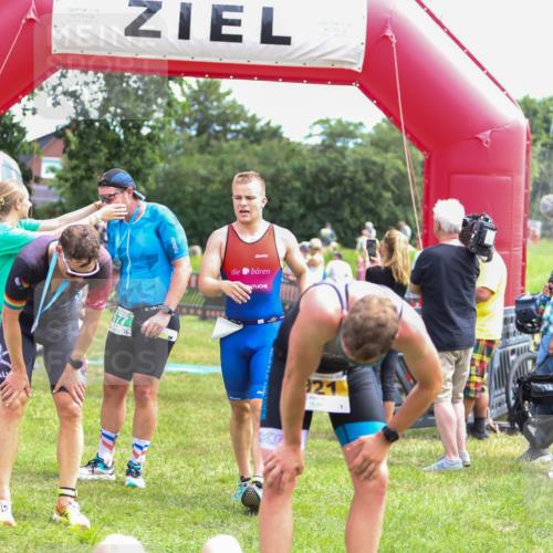 21.06.2026 - 29. Vierlanden-Triathlon Andreas Tolksdorf http://msf.ph/oto/9919574 21.06.2026 12:52:07 Ziel 923, 954, 959, 963, 981 meine-sportfotos.de