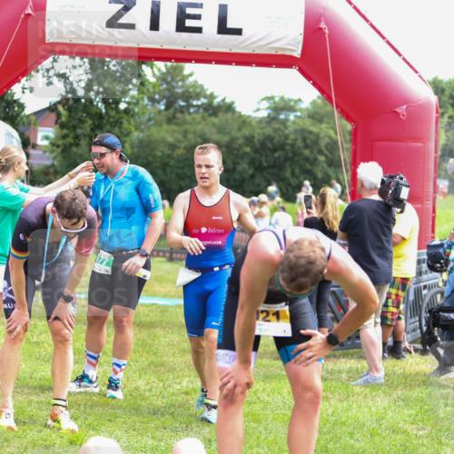 21.06.2026 - 29. Vierlanden-Triathlon Andreas Tolksdorf http://msf.ph/oto/9919575 21.06.2026 12:52:07 Ziel 923, 954, 959, 963, 981 meine-sportfotos.de