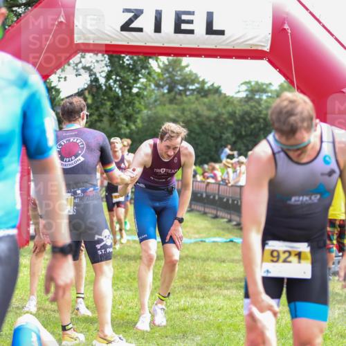 21.06.2026 - 29. Vierlanden-Triathlon Andreas Tolksdorf http://msf.ph/oto/9919577 21.06.2026 12:52:14 Ziel 917, 923, 950, 954, 963, 981 meine-sportfotos.de