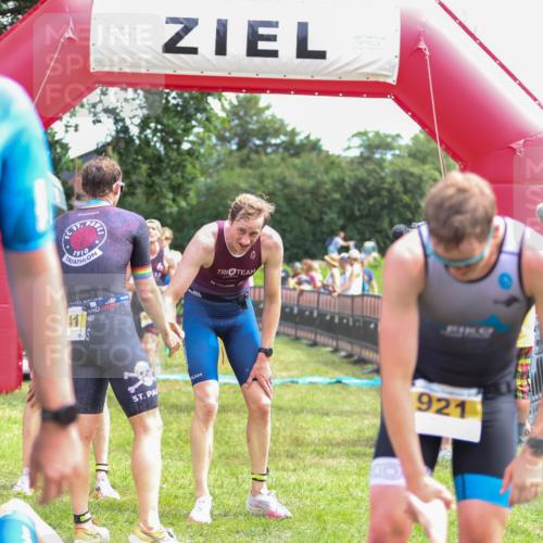 21.06.2026 - 29. Vierlanden-Triathlon Andreas Tolksdorf http://msf.ph/oto/9919580 21.06.2026 12:52:15 Ziel 917, 923, 950, 954, 963, 981 meine-sportfotos.de