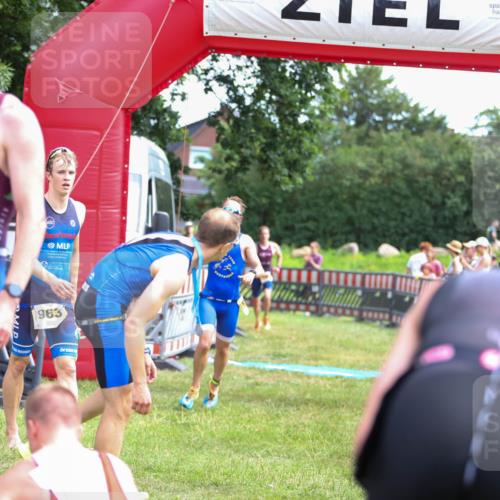 21.06.2026 - 29. Vierlanden-Triathlon Andreas Tolksdorf http://msf.ph/oto/9919587 21.06.2026 12:52:35 Ziel 51, 951, 956, 977 meine-sportfotos.de