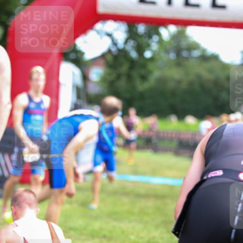 21.06.2026 - 29. Vierlanden-Triathlon Andreas Tolksdorf http://msf.ph/oto/9919589 21.06.2026 12:52:35 Ziel 51, 951, 956, 977 meine-sportfotos.de