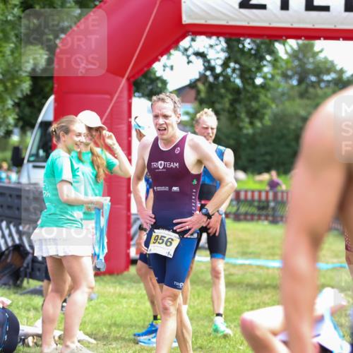 21.06.2026 - 29. Vierlanden-Triathlon Andreas Tolksdorf http://msf.ph/oto/9919604 21.06.2026 12:52:57 Ziel 944 meine-sportfotos.de
