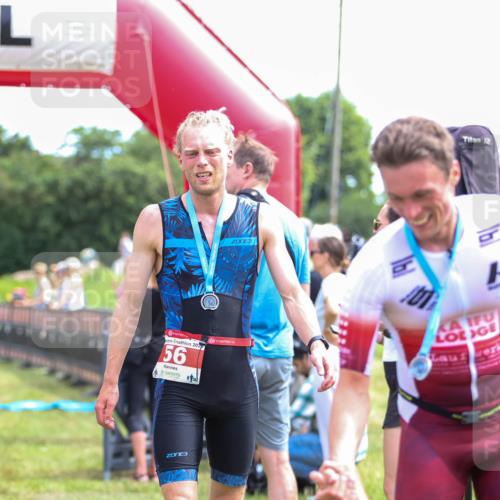 21.06.2026 - 29. Vierlanden-Triathlon Andreas Tolksdorf http://msf.ph/oto/9919610 21.06.2026 12:53:07 Ziel 944, 962 meine-sportfotos.de