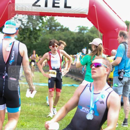 21.06.2026 - 29. Vierlanden-Triathlon Andreas Tolksdorf http://msf.ph/oto/9919617 21.06.2026 12:53:22 Ziel 21, 915, 958, 962, 970, 971 meine-sportfotos.de