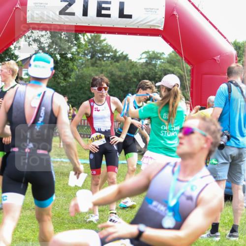 21.06.2026 - 29. Vierlanden-Triathlon Andreas Tolksdorf http://msf.ph/oto/9919621 21.06.2026 12:53:22 Ziel 21, 915, 958, 962, 970, 971 meine-sportfotos.de