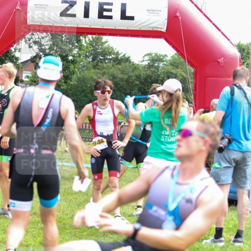 21.06.2026 - 29. Vierlanden-Triathlon Andreas Tolksdorf http://msf.ph/oto/9919622 21.06.2026 12:53:22 Ziel 21, 915, 958, 962, 970, 971 meine-sportfotos.de