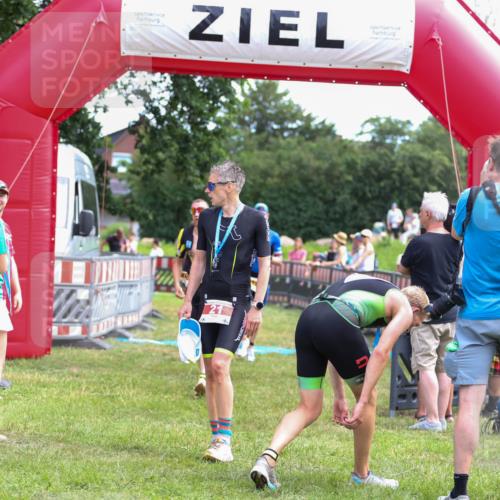 21.06.2026 - 29. Vierlanden-Triathlon Andreas Tolksdorf http://msf.ph/oto/9919623 21.06.2026 12:53:48 Ziel 911, 916, 937, 967, 972 meine-sportfotos.de