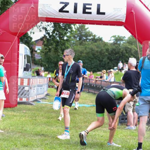 21.06.2026 - 29. Vierlanden-Triathlon Andreas Tolksdorf http://msf.ph/oto/9919625 21.06.2026 12:53:48 Ziel 911, 916, 937, 967, 972 meine-sportfotos.de