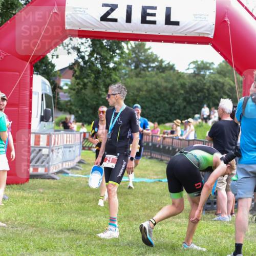 21.06.2026 - 29. Vierlanden-Triathlon Andreas Tolksdorf http://msf.ph/oto/9919626 21.06.2026 12:53:48 Ziel 911, 916, 937, 967, 972 meine-sportfotos.de