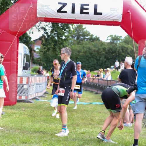21.06.2026 - 29. Vierlanden-Triathlon Andreas Tolksdorf http://msf.ph/oto/9919629 21.06.2026 12:53:49 Ziel 911, 916, 937, 967, 972 meine-sportfotos.de