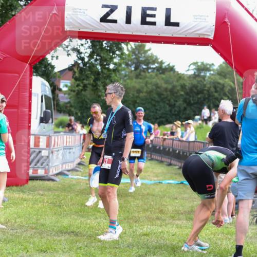 21.06.2026 - 29. Vierlanden-Triathlon Andreas Tolksdorf http://msf.ph/oto/9919630 21.06.2026 12:53:49 Ziel 911, 916, 937, 967, 972 meine-sportfotos.de