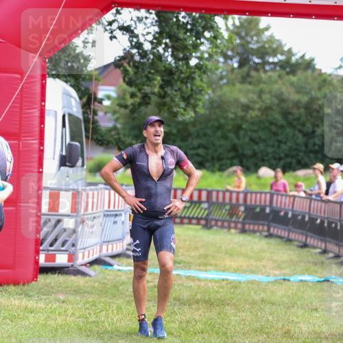 21.06.2026 - 29. Vierlanden-Triathlon Andreas Tolksdorf http://msf.ph/oto/9919664 21.06.2026 12:54:17 Ziel 938 meine-sportfotos.de