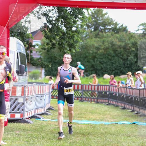 21.06.2026 - 29. Vierlanden-Triathlon Andreas Tolksdorf http://msf.ph/oto/9919668 21.06.2026 12:54:41 Ziel 919, 960 meine-sportfotos.de