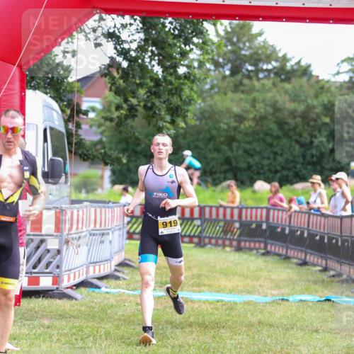 21.06.2026 - 29. Vierlanden-Triathlon Andreas Tolksdorf http://msf.ph/oto/9919669 21.06.2026 12:54:41 Ziel 919, 960 meine-sportfotos.de