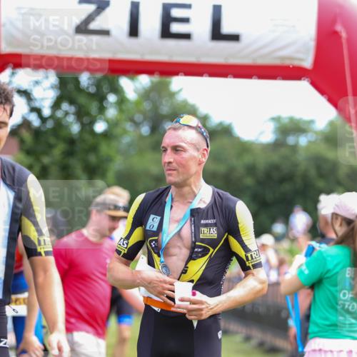 21.06.2026 - 29. Vierlanden-Triathlon Andreas Tolksdorf http://msf.ph/oto/9919681 21.06.2026 12:54:54 Ziel 908 meine-sportfotos.de