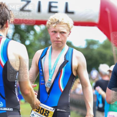 21.06.2026 - 29. Vierlanden-Triathlon Andreas Tolksdorf http://msf.ph/oto/9919685 21.06.2026 12:55:05 Ziel 719, 935, 948 meine-sportfotos.de