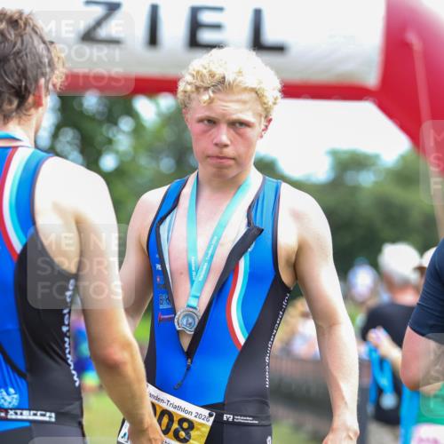 21.06.2026 - 29. Vierlanden-Triathlon Andreas Tolksdorf http://msf.ph/oto/9919686 21.06.2026 12:55:05 Ziel 719, 935, 948 meine-sportfotos.de