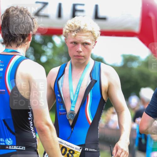 21.06.2026 - 29. Vierlanden-Triathlon Andreas Tolksdorf http://msf.ph/oto/9919689 21.06.2026 12:55:05 Ziel 719, 935, 948 meine-sportfotos.de