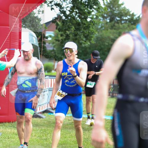 21.06.2026 - 29. Vierlanden-Triathlon Andreas Tolksdorf http://msf.ph/oto/9919691 21.06.2026 12:55:13 Ziel 68, 157, 719, 948, 974 meine-sportfotos.de