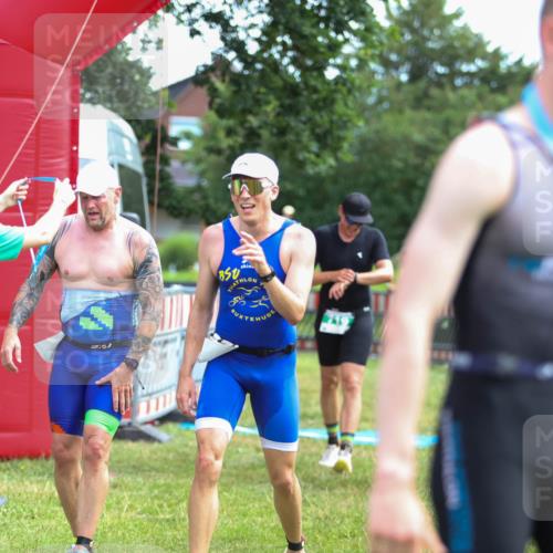 21.06.2026 - 29. Vierlanden-Triathlon Andreas Tolksdorf http://msf.ph/oto/9919692 21.06.2026 12:55:13 Ziel 68, 157, 719, 948, 974 meine-sportfotos.de