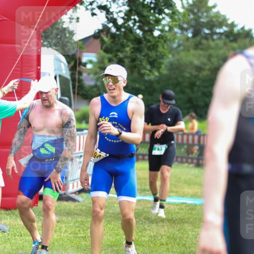 21.06.2026 - 29. Vierlanden-Triathlon Andreas Tolksdorf http://msf.ph/oto/9919693 21.06.2026 12:55:13 Ziel 68, 157, 719, 948, 974 meine-sportfotos.de
