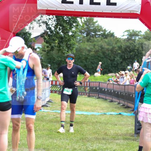 21.06.2026 - 29. Vierlanden-Triathlon Andreas Tolksdorf http://msf.ph/oto/9919704 21.06.2026 12:55:16 Ziel 68, 157, 296, 719, 974 meine-sportfotos.de