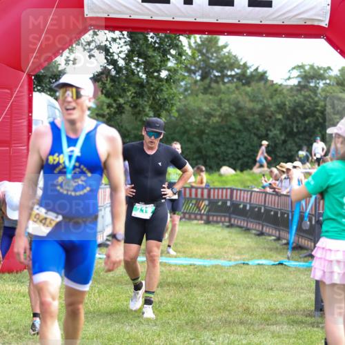 21.06.2026 - 29. Vierlanden-Triathlon Andreas Tolksdorf http://msf.ph/oto/9919708 21.06.2026 12:55:17 Ziel 68, 157, 296, 719, 974 meine-sportfotos.de