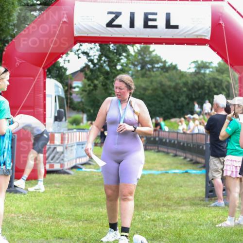 21.06.2026 - 29. Vierlanden-Triathlon Andreas Tolksdorf http://msf.ph/oto/9919726 21.06.2026 12:55:40 Ziel 939, 969 meine-sportfotos.de