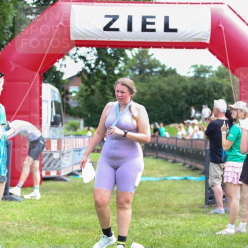 21.06.2026 - 29. Vierlanden-Triathlon Andreas Tolksdorf http://msf.ph/oto/9919729 21.06.2026 12:55:40 Ziel 939, 969 meine-sportfotos.de