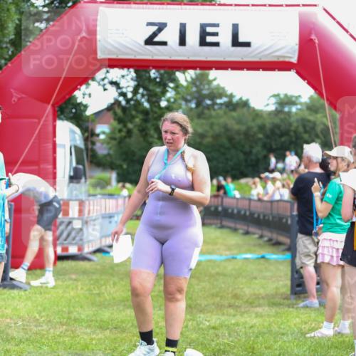 21.06.2026 - 29. Vierlanden-Triathlon Andreas Tolksdorf http://msf.ph/oto/9919730 21.06.2026 12:55:40 Ziel 939, 969 meine-sportfotos.de