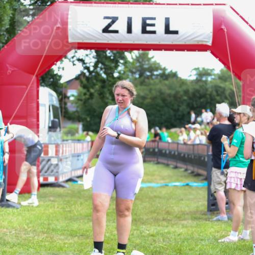 21.06.2026 - 29. Vierlanden-Triathlon Andreas Tolksdorf http://msf.ph/oto/9919731 21.06.2026 12:55:40 Ziel 939, 969 meine-sportfotos.de
