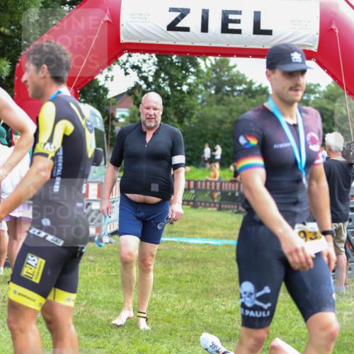 21.06.2026 - 29. Vierlanden-Triathlon Andreas Tolksdorf http://msf.ph/oto/9919751 21.06.2026 12:56:00 Ziel 928 meine-sportfotos.de