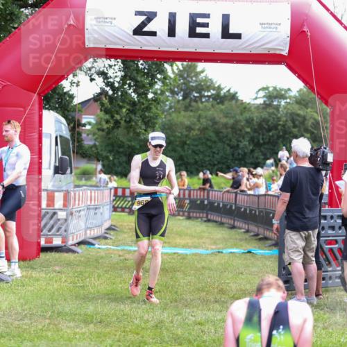 21.06.2026 - 29. Vierlanden-Triathlon Andreas Tolksdorf http://msf.ph/oto/9919774 21.06.2026 12:56:35 Ziel 940, 952, 968 meine-sportfotos.de