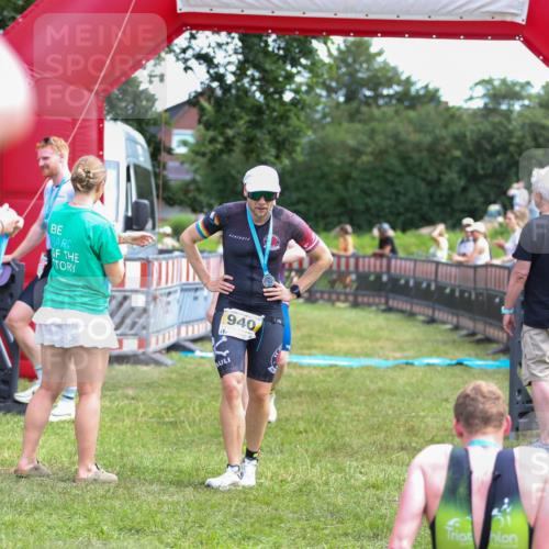 21.06.2026 - 29. Vierlanden-Triathlon Andreas Tolksdorf http://msf.ph/oto/9919776 21.06.2026 12:56:46 Ziel 165, 952 meine-sportfotos.de