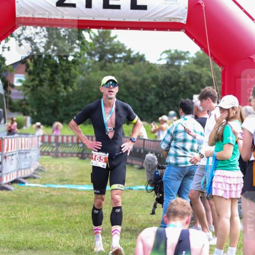 21.06.2026 - 29. Vierlanden-Triathlon Andreas Tolksdorf http://msf.ph/oto/9919791 21.06.2026 12:57:02 Ziel 949, 953, 965 meine-sportfotos.de