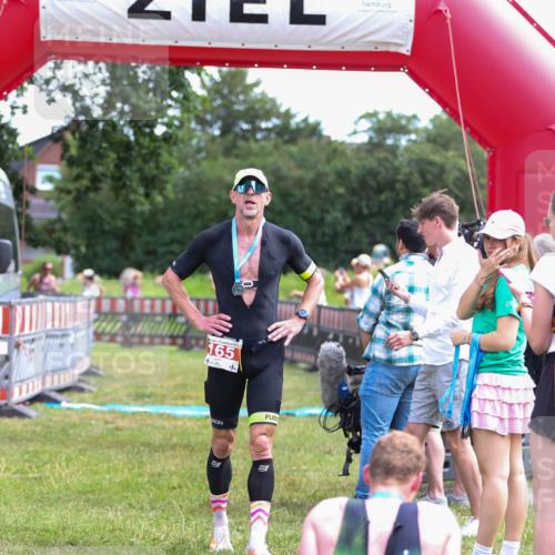 21.06.2026 - 29. Vierlanden-Triathlon Andreas Tolksdorf http://msf.ph/oto/9919794 21.06.2026 12:57:02 Ziel 949, 953, 965 meine-sportfotos.de