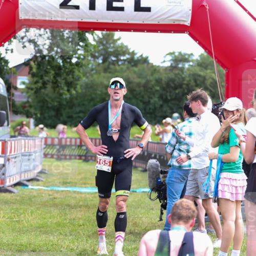 21.06.2026 - 29. Vierlanden-Triathlon Andreas Tolksdorf http://msf.ph/oto/9919795 21.06.2026 12:57:02 Ziel 949, 953, 965 meine-sportfotos.de