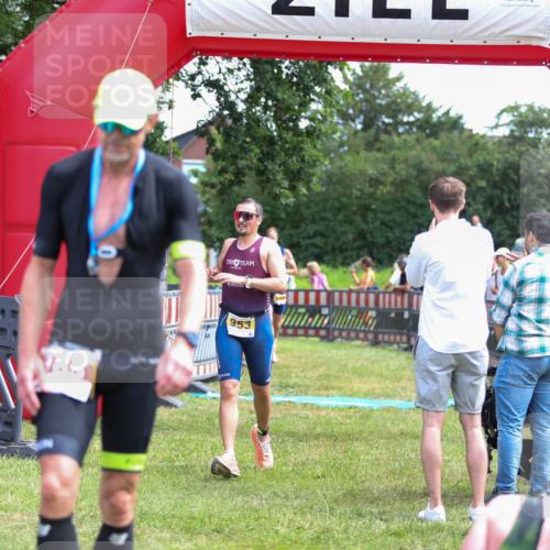 21.06.2026 - 29. Vierlanden-Triathlon Andreas Tolksdorf http://msf.ph/oto/9919798 21.06.2026 12:57:08 Ziel 14, 925, 929, 949, 953, 965, 980 meine-sportfotos.de