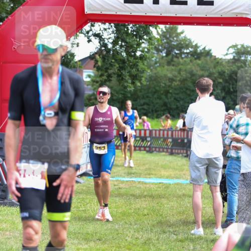 21.06.2026 - 29. Vierlanden-Triathlon Andreas Tolksdorf http://msf.ph/oto/9919802 21.06.2026 12:57:08 Ziel 14, 925, 929, 949, 953, 965, 980 meine-sportfotos.de