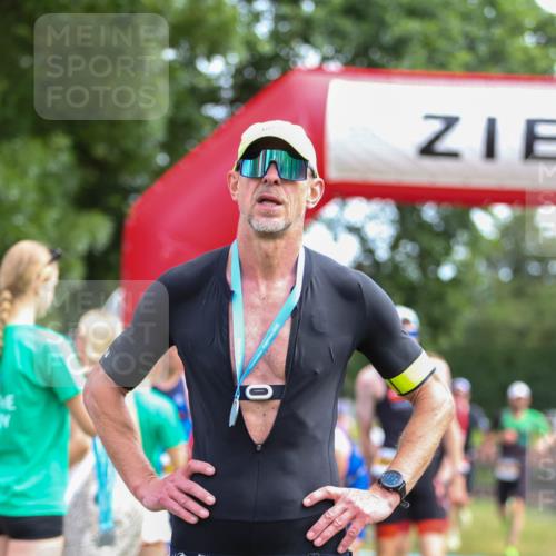 21.06.2026 - 29. Vierlanden-Triathlon Andreas Tolksdorf http://msf.ph/oto/9919807 21.06.2026 12:57:18 Ziel 14, 721, 925, 929, 973, 980 meine-sportfotos.de