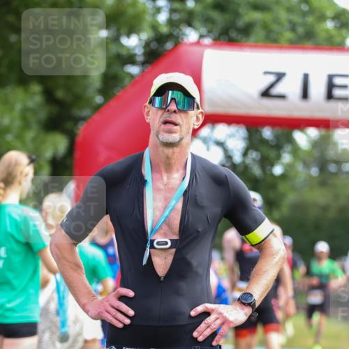 21.06.2026 - 29. Vierlanden-Triathlon Andreas Tolksdorf http://msf.ph/oto/9919808 21.06.2026 12:57:18 Ziel 14, 721, 925, 929, 973, 980 meine-sportfotos.de