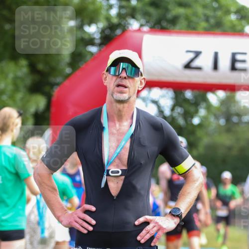 21.06.2026 - 29. Vierlanden-Triathlon Andreas Tolksdorf http://msf.ph/oto/9919809 21.06.2026 12:57:18 Ziel 14, 721, 925, 929, 973, 980 meine-sportfotos.de